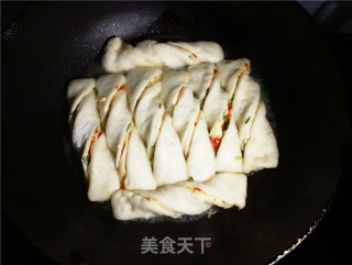 生煎小花卷的做法步骤：13