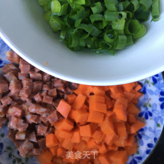 腊肠香椿蛋炒饭的做法步骤：5