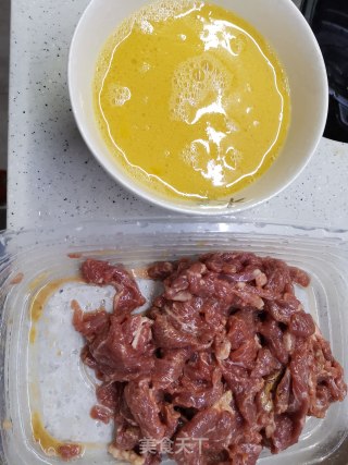 滑蛋牛肉的做法步骤：1