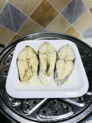 蒸马鲛鱼的做法步骤：5