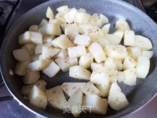 孜然黑椒土豆的做法步骤：8