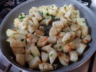 孜然黑椒土豆的做法步骤：10