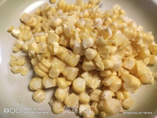 玉米草莓芒果沙拉的做法步骤：1