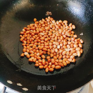 糖醋花生的做法步骤：1