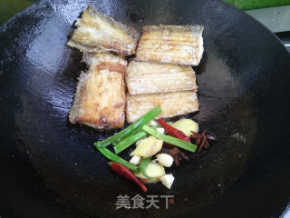 腐乳烧带鱼的做法步骤：6