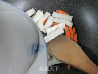 菠萝炒年糕的做法步骤：3