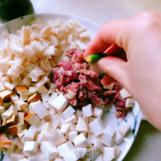 酱炒（蒸）瘦肉丁的做法步骤：6