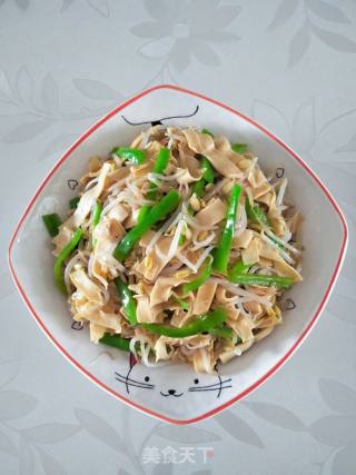 干豆腐青椒炒豆芽的做法步骤：5
