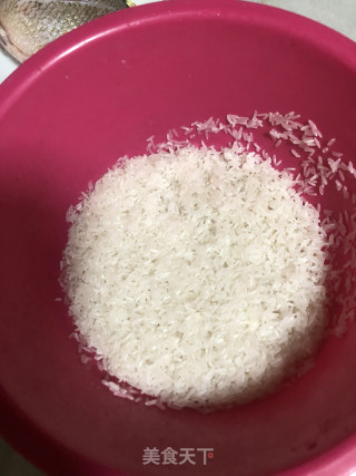 腊肠煲仔饭的做法步骤：1