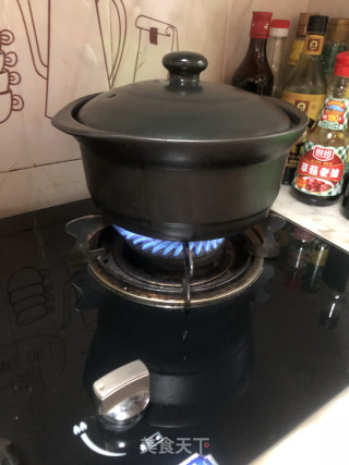 腊肠煲仔饭的做法步骤：4