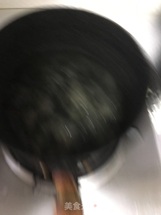 银耳枇杷汤的做法步骤：2