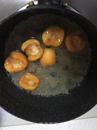 银耳枇杷汤的做法步骤：5