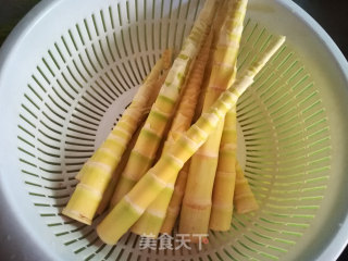 春季时令菜：竹笋。低脂餐的优选！的做法步骤：2