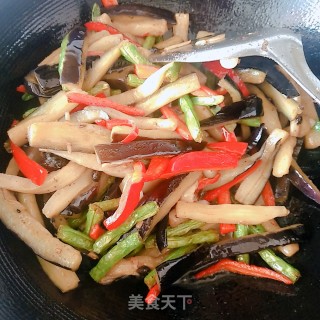 蒜头豆豉炒茄子豆角的做法步骤：5