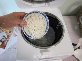 米饭这样煮，口感和营养翻倍的做法步骤：2