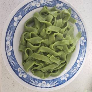 西红柿菠菜面的做法步骤：7