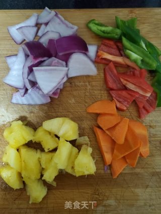 菠萝炒鸡胸肉的做法步骤：3