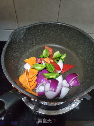 菠萝炒鸡胸肉的做法步骤：4