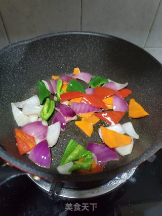 菠萝炒鸡胸肉的做法步骤：5