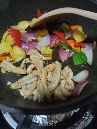 菠萝炒鸡胸肉的做法步骤：8