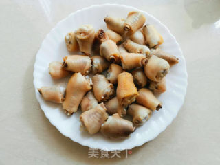莲子烧鸡关节的做法步骤：1
