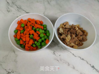 蔬菜牛肉炒饭的做法步骤：1