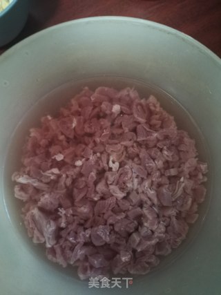 菠菜馅包子的做法步骤：2