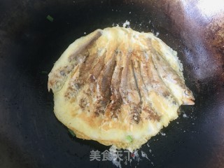 香煎小黄鱼的做法步骤：5