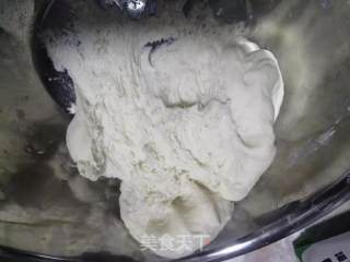 香菇酱肉包的做法步骤：1