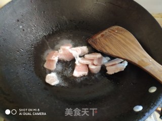 蒜毫炒肉的做法步骤：2