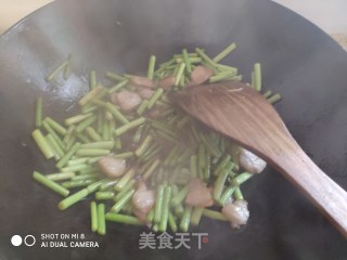 蒜毫炒肉的做法步骤：6