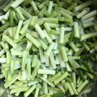盐渍蒜苔的做法步骤：4