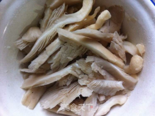 椒盐平菇的做法步骤：1