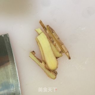 包芥菜鲫鱼汤的做法步骤：2