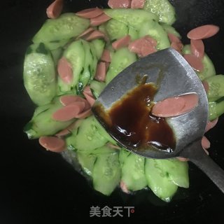 青瓜炒火腿肠的做法步骤：7