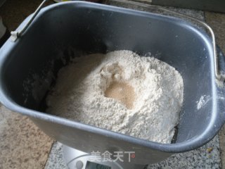 全麦面包的做法步骤：2