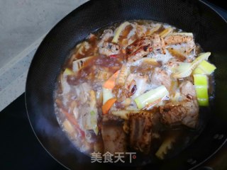 排骨鸡翅烧春笋的做法步骤：8