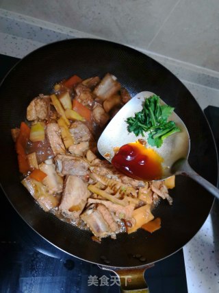 排骨鸡翅烧春笋的做法步骤：9
