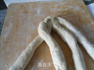 四股辫子面包的做法步骤：5