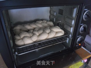 四股辫子面包的做法步骤：14