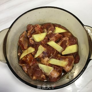 排骨蒸香芋的做法步骤：1