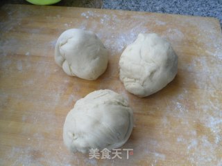 五股辫子面包的做法步骤：4