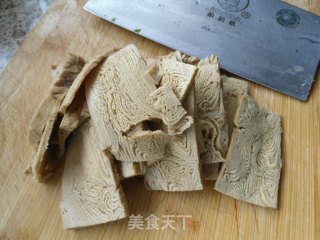 小葱拌豆腐干的做法步骤：2