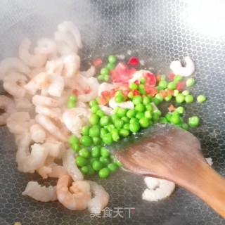 虾仁炒鸡蛋的做法步骤：9
