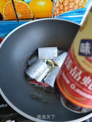 蒜薹烧带鱼的做法步骤：6