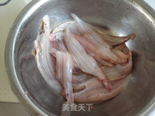 干煎小踏板鱼的做法步骤：2