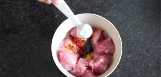 港式香菇腊肠煲仔饭的做法步骤：2