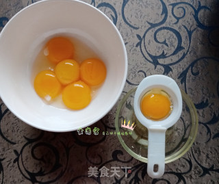 完美不塌陷的蒸锅蒸8寸戚风蛋糕 详细步骤的做法步骤：2