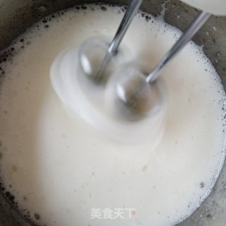 完美不塌陷的蒸锅蒸8寸戚风蛋糕 详细步骤的做法步骤：5
