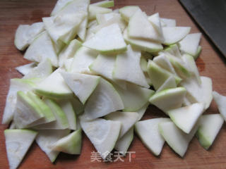 咸肉煮蒲瓜的做法步骤：3